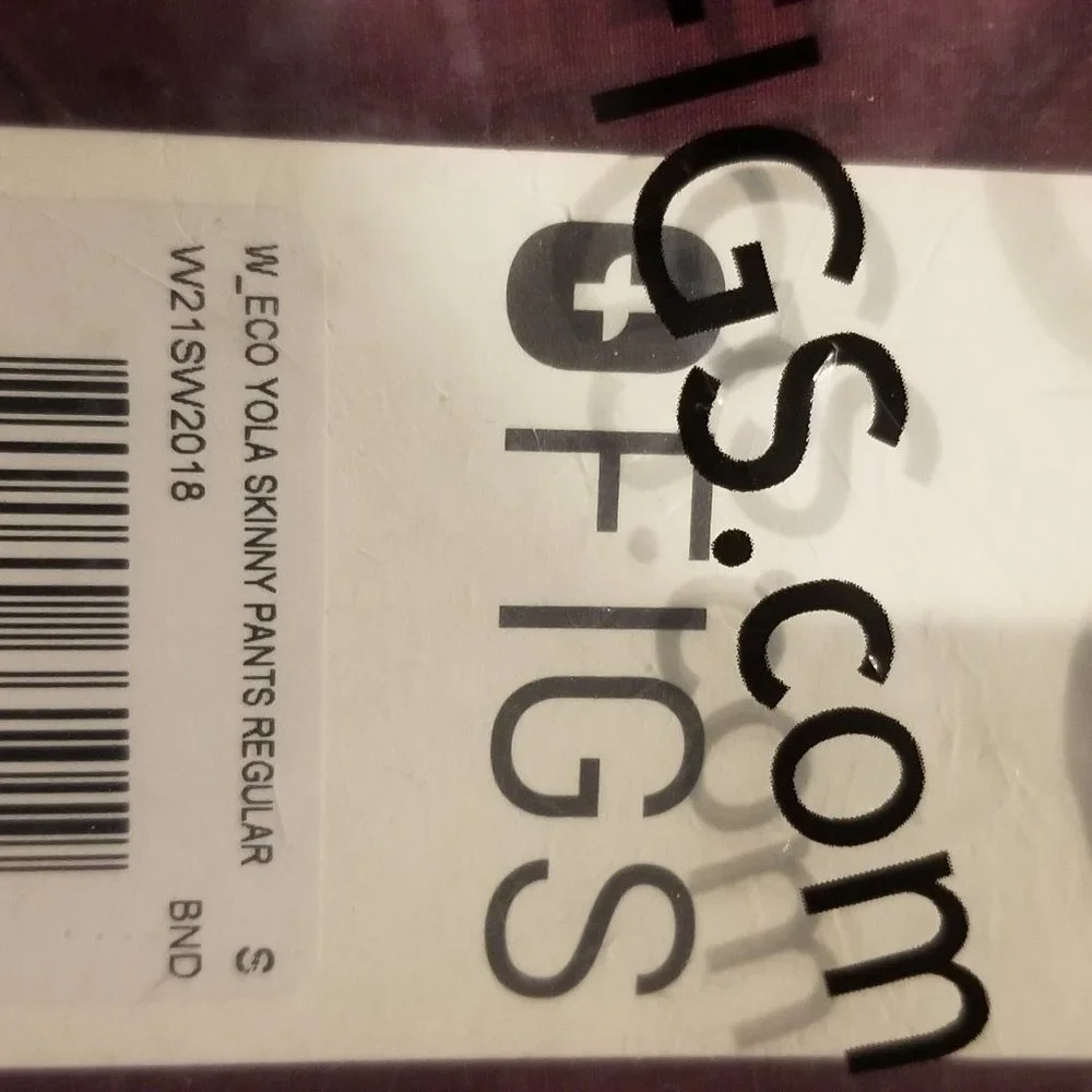 Figs scrubs set size small New with tags, never worn - Picture 3 of 4